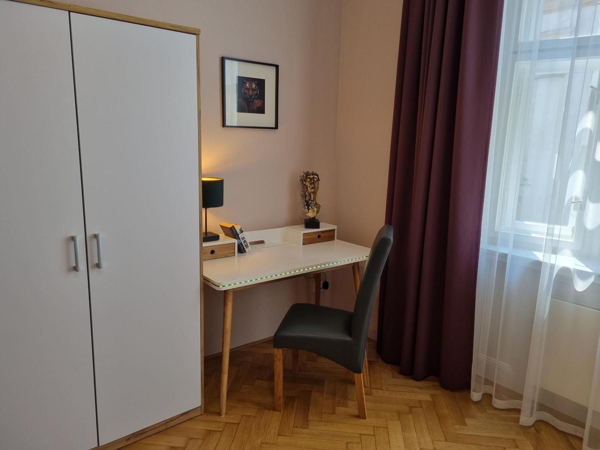 Oasis Apartments At Charles Square Prag Eksteriør billede