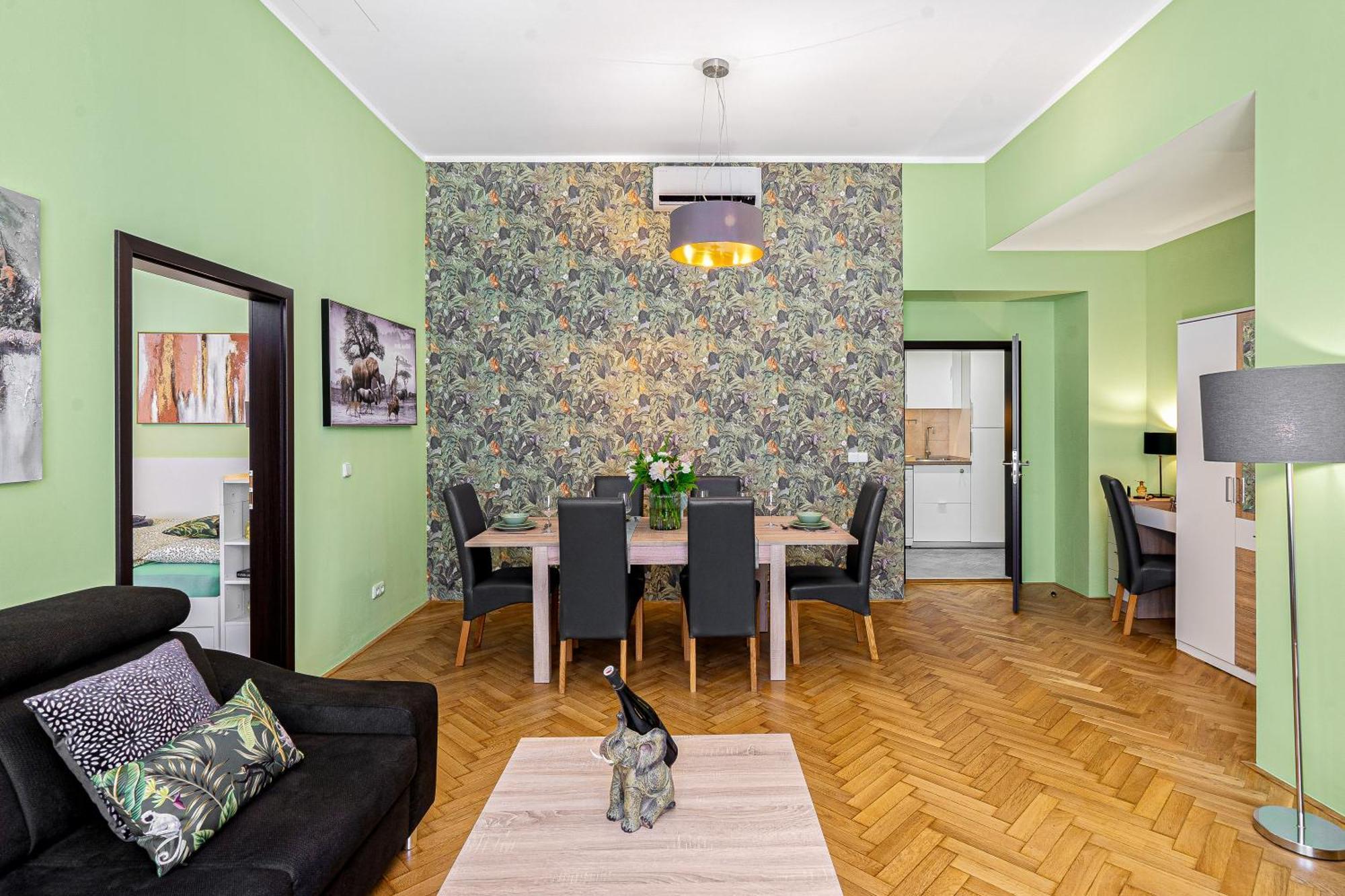 Oasis Apartments At Charles Square Prag Eksteriør billede