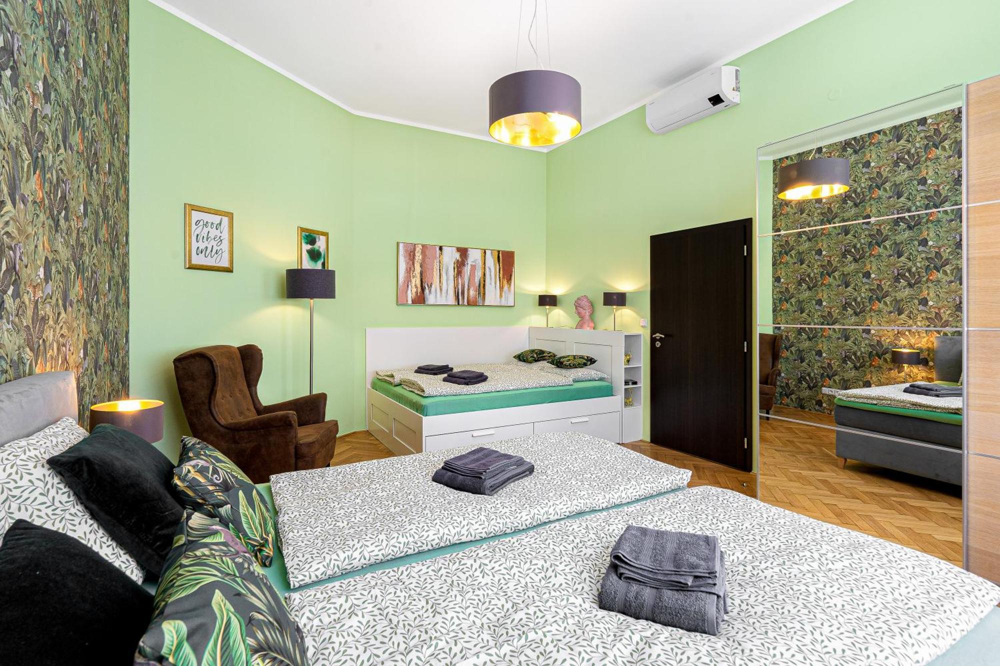 Oasis Apartments At Charles Square Prag Eksteriør billede