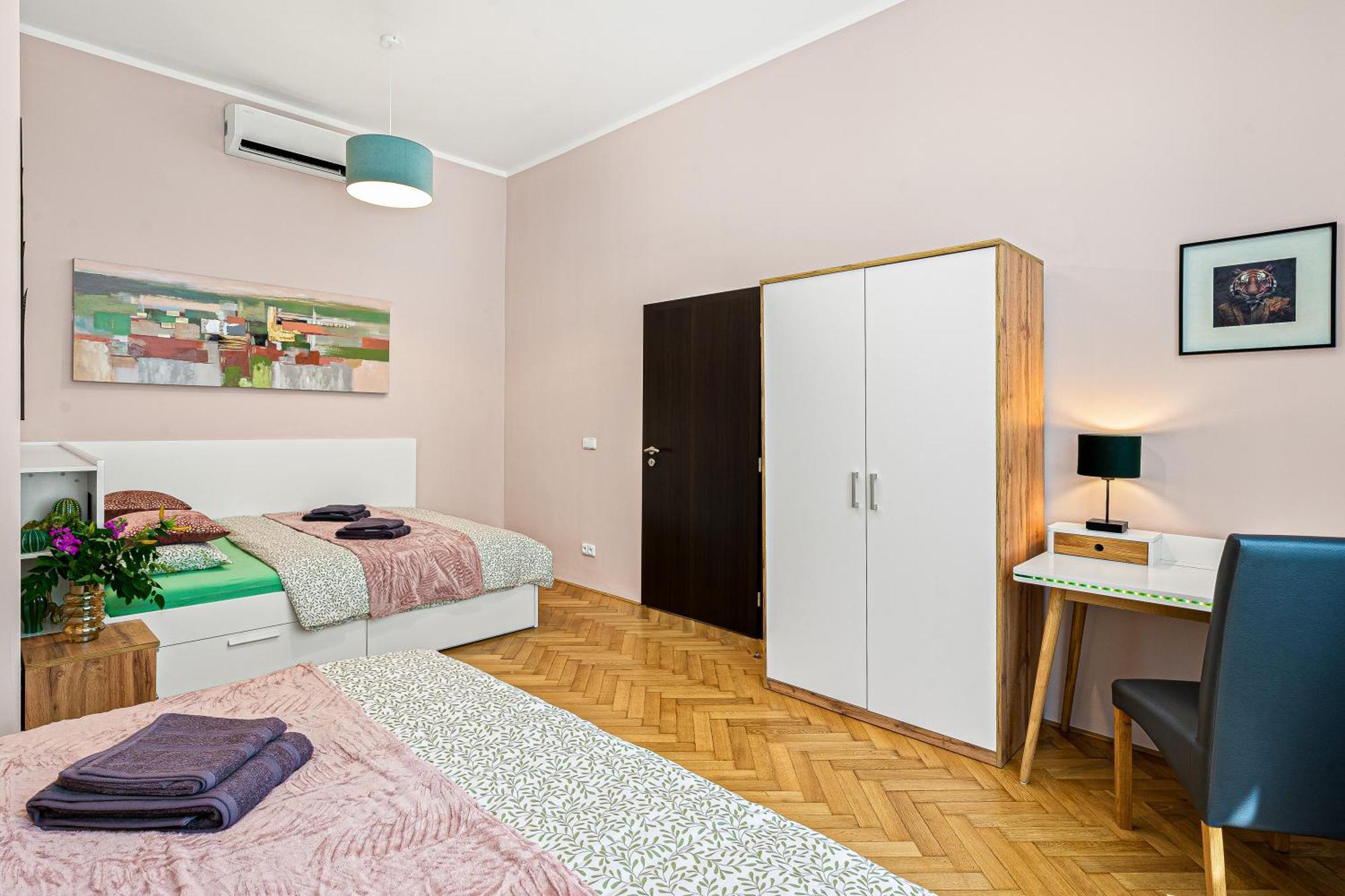 Oasis Apartments At Charles Square Prag Eksteriør billede